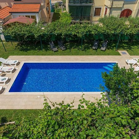 Villa Toni Umag Exteriör bild