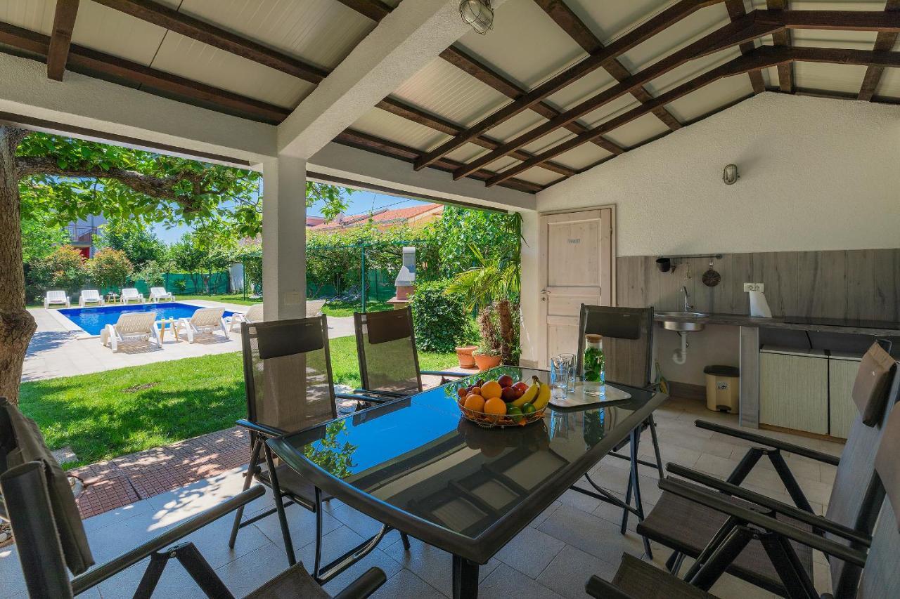 Villa Toni Umag Exteriör bild