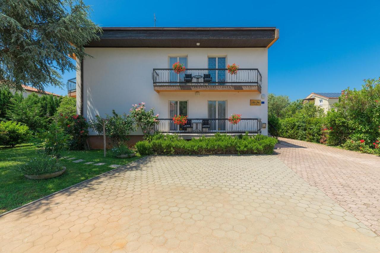 Villa Toni Umag Exteriör bild