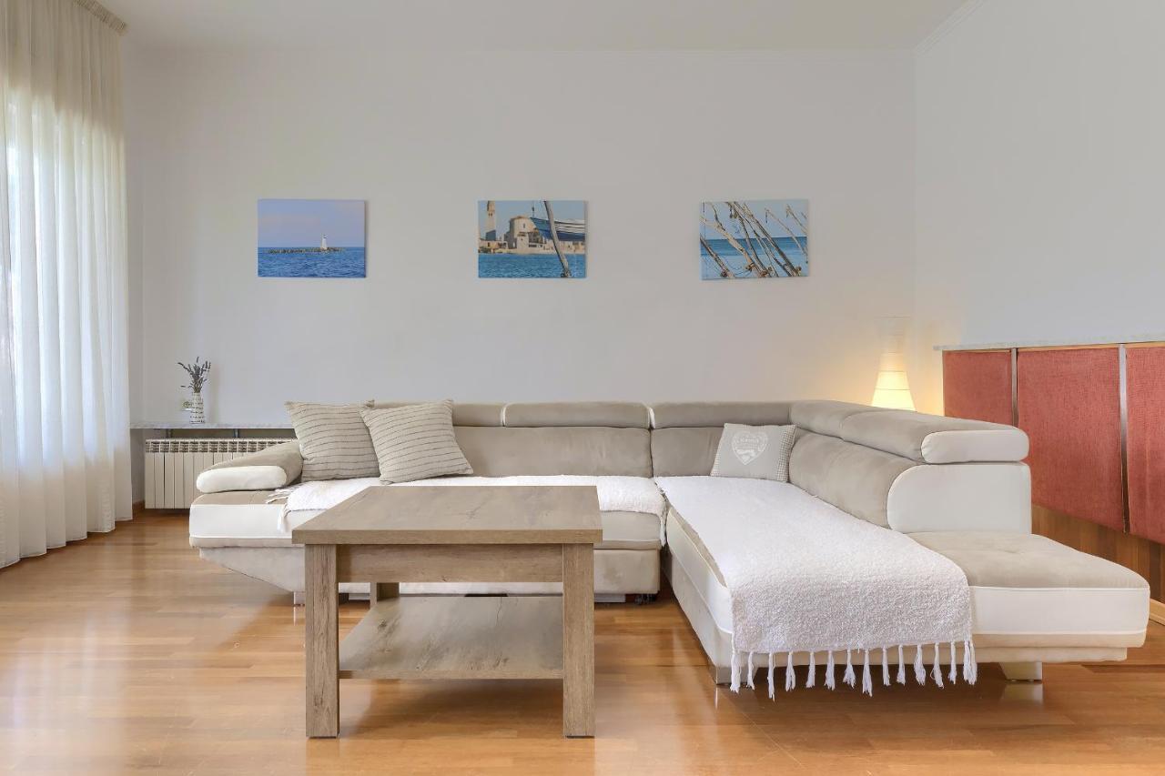 Villa Toni Umag Exteriör bild