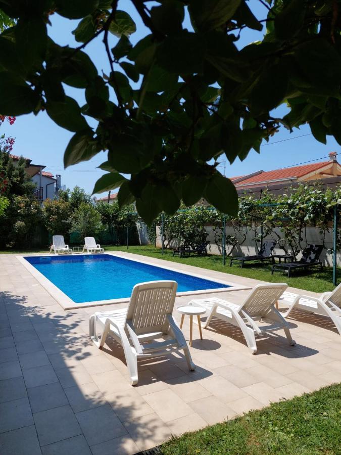 Villa Toni Umag Exteriör bild